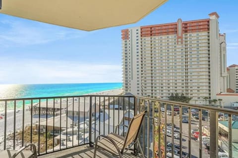 Property building, Day, Natural landscape, View (from property/room), Balcony/Terrace, Beach, Sea view, Location