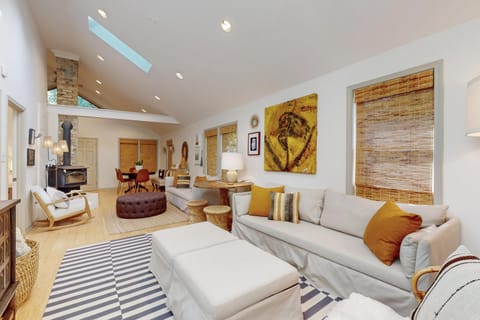 Lilly Bell Villa House in Chikaming Township