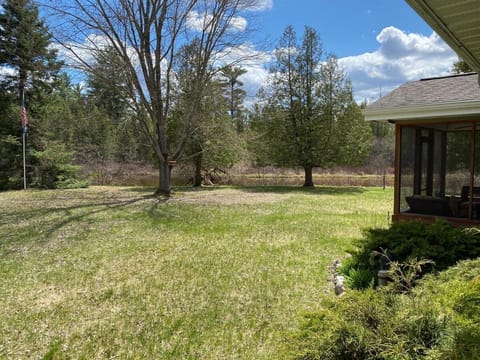 Secluded Au Sable River Home House in Michigan
