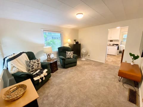 Convenient 2 Bedroom Home in TC House in Traverse City