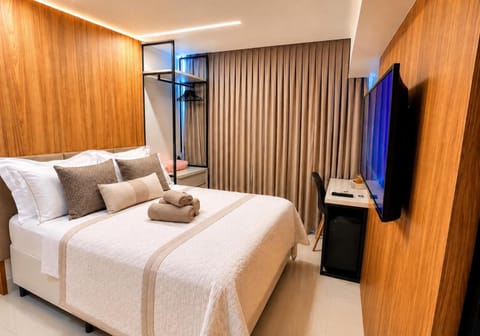 Bed, TV and multimedia, Photo of the whole room, Bedroom, towels, wardrobe