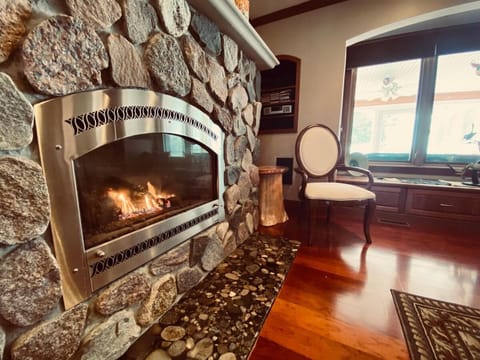 Private Beach Pool Table HUGE views gas grill House in Michigan