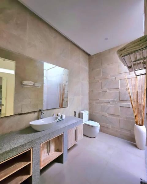 Nikaya Villa - 3 Bedrooms Near Seminyak Villa in Kuta