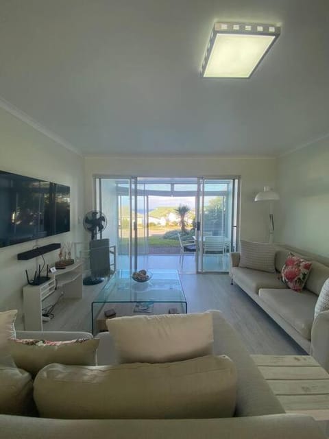 47 Whale Rock Estate Apartment in Hermanus