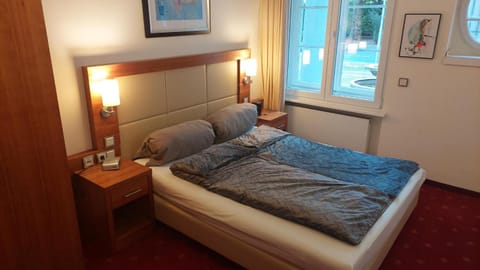 die Villa, Zimmer 24, DZ Apartment in Leverkusen