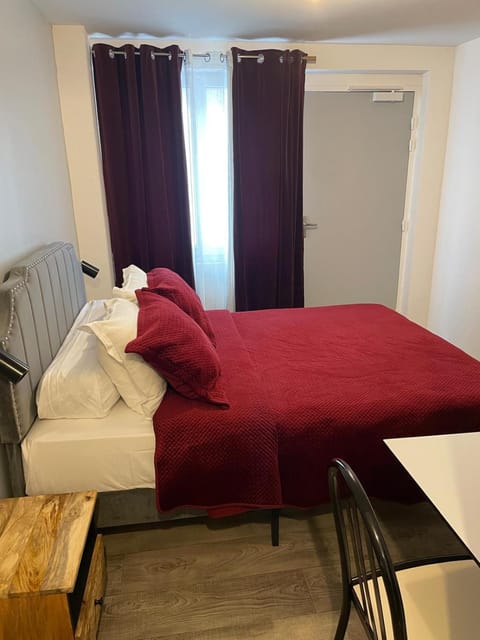 Hôtel Saint - Charles Hotel in Île-de-France