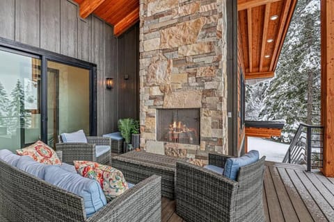 Sandpoint Mountain Vista Retreat Villa in Lake Pend Oreille