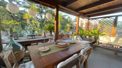 Patio, Garden, Balcony/Terrace, Living room, Seating area, Dining area, Garden view