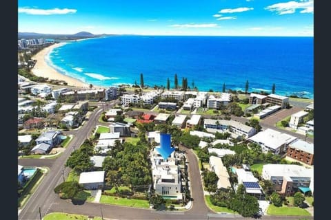 Day, Neighbourhood, Natural landscape, Bird's eye view, Beach, Sea view, Location