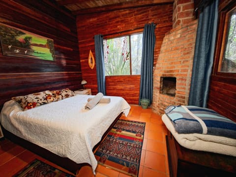 Bed, Photo of the whole room, Garden view, fireplace, towels