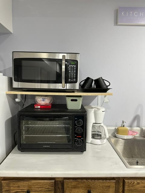 Hue huynh basement Bed and Breakfast in Saint Charles