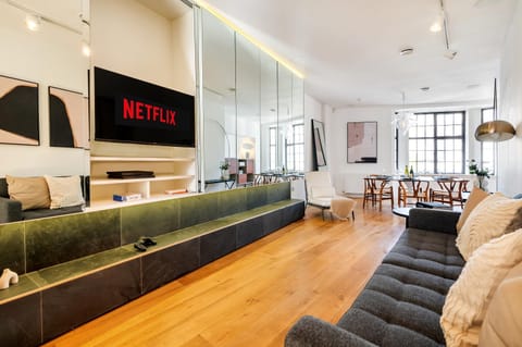 TV and multimedia, Living room, Seating area
