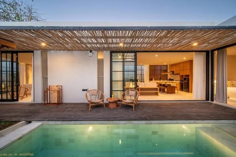 Balcony/Terrace, Swimming pool