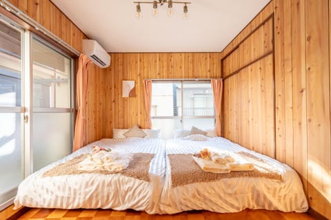 Bed, Photo of the whole room, Bedroom, towels, wardrobe