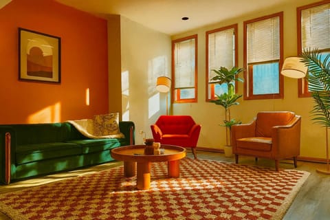 Modern Apt Billiards 1 Private Patio 1 Parking Apartment in Wicker Park