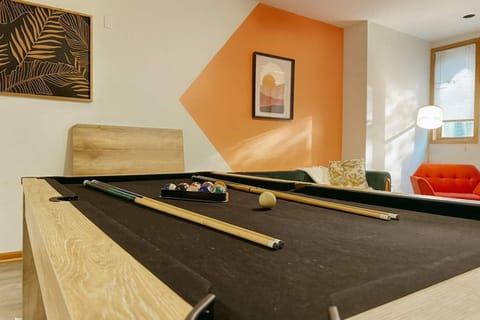 Modern Apt Billiards 1 Private Patio 1 Parking Apartment in Wicker Park