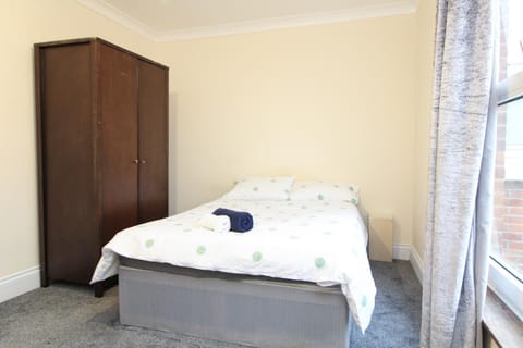 Centrally located double room Bed and Breakfast in Southampton