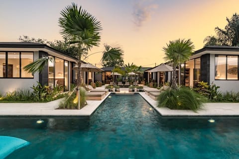 Pool view, Swimming pool, sunbed