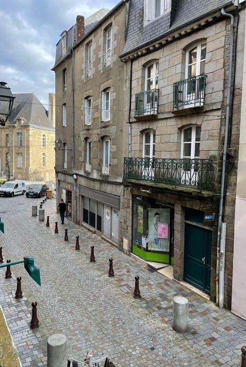 Neighbourhood, View (from property/room), City view, Location