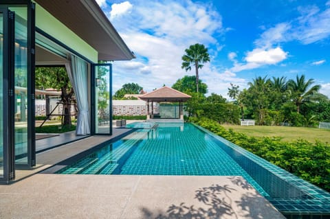 Garden, Swimming pool