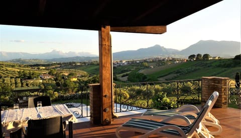 Day, Natural landscape, View (from property/room), Balcony/Terrace, Garden view, Mountain view, Pool view