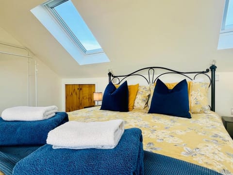 Stylish 3 Bed Apt Sea Views Near the Beach 2B Apartment in Felixstowe