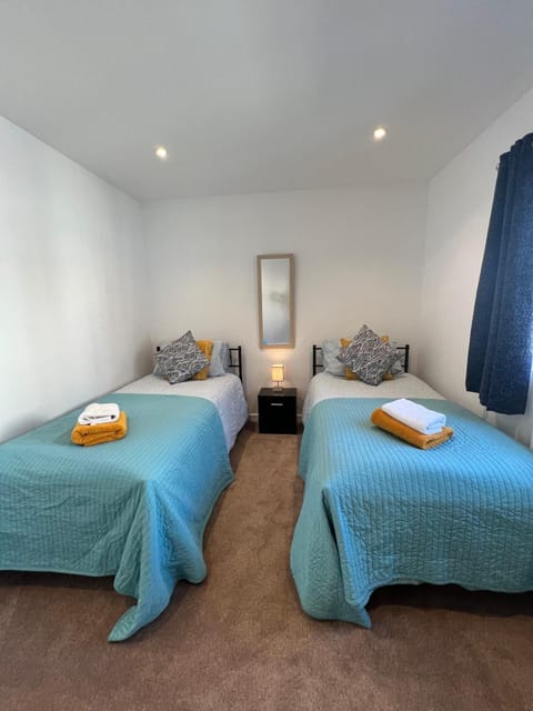 Stylish 3 Bed Apt Sea Views Near the Beach 2B Apartment in Felixstowe