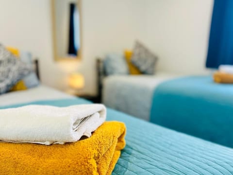 Stylish 3 Bed Apt Sea Views Near the Beach 2B Apartment in Felixstowe