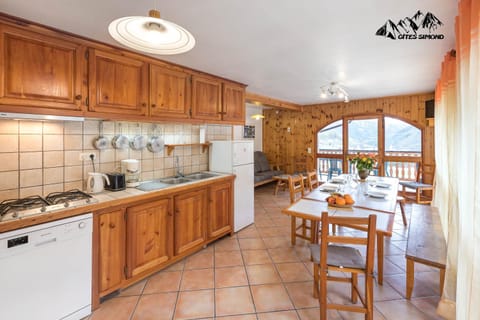 Dining area, dishwasher, stove