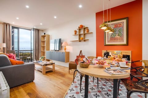 "Le 139" FRONT DE MER - Grand appartement contemporain 2 à 6 personnes - 1er étage Apartment in Houlgate