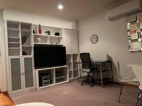 Seaview Waterfront Hotel Apt Apartment hotel in Auckland