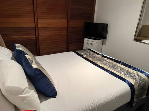 Seaview Waterfront Hotel Apt Apartment hotel in Auckland