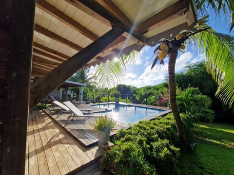 Garden view, Pool view, Swimming pool, sunbed