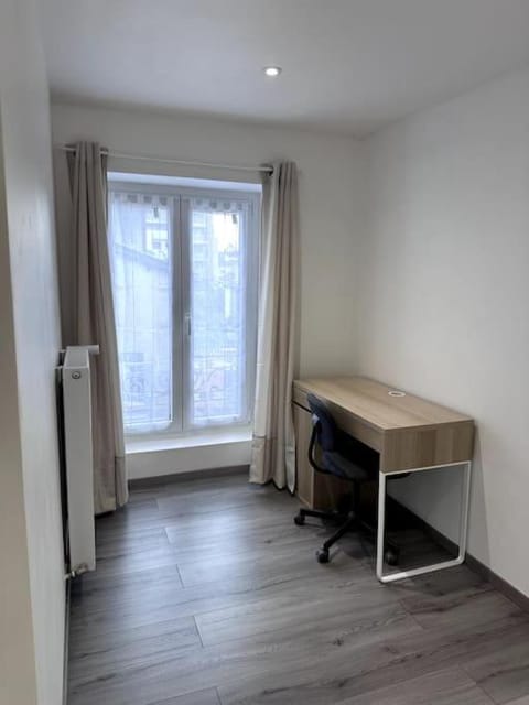 Appartement T4 en Hyper-centre Apartment in Bourgoin-Jallieu