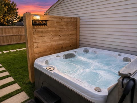 Hot Tub, Hot Tub