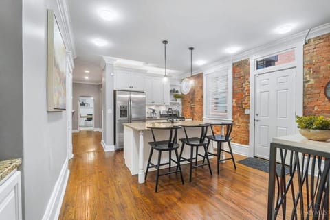 The Beer Baron House - Rhinegeist - FREE Streetcar House in Over The Rhine