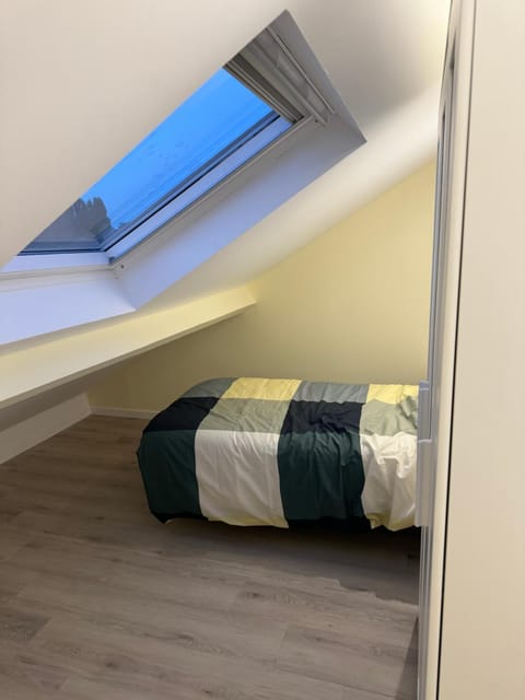 charmante chambre Vacation rental in Lille