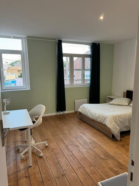 charmante chambre Vacation rental in Lille