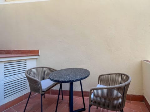 Patio, Dining area
