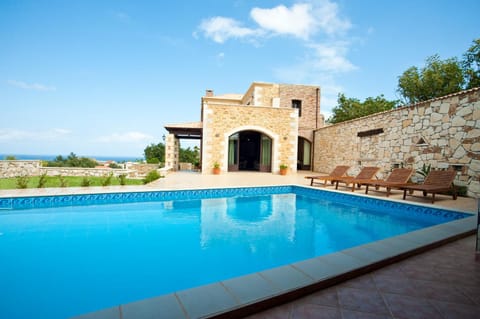 Day, Summer, On site, Mountain view, Pool view, Swimming pool, Swimming pool, Swimming pool, Entertainment