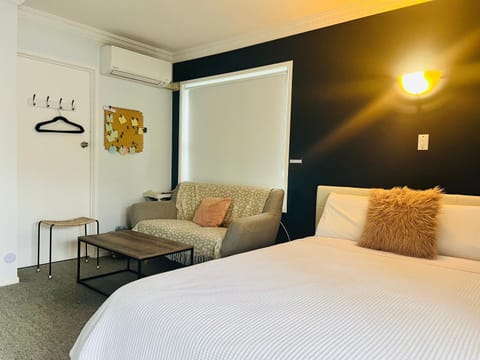 LA SOL - ensuite & seperate entrance - close to uni Vacation rental in Hamilton