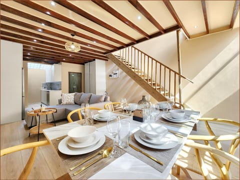 Living room, Seating area, Dining area