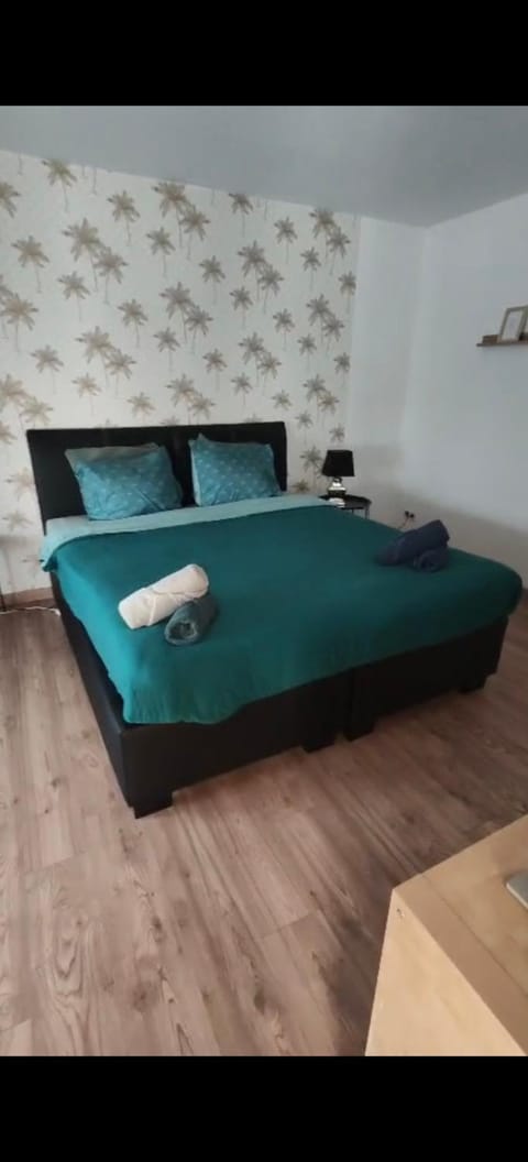 Auberge du manala chambre 4 personnes 24-24 Hostel in Saint-Louis