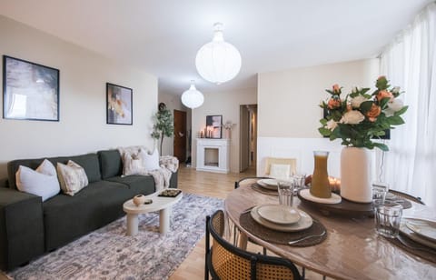 Appartement avec Rétroprojecteur, Babyboot avec belle vue et proche gare Apartment in Tours