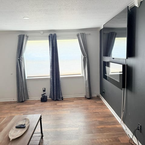 Entertainment, Entertainment