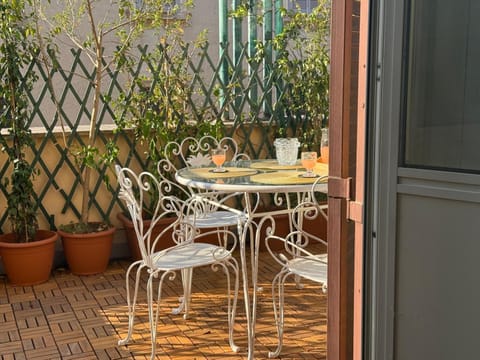 Balcony/Terrace, Balcony/Terrace, Breakfast, Dinner