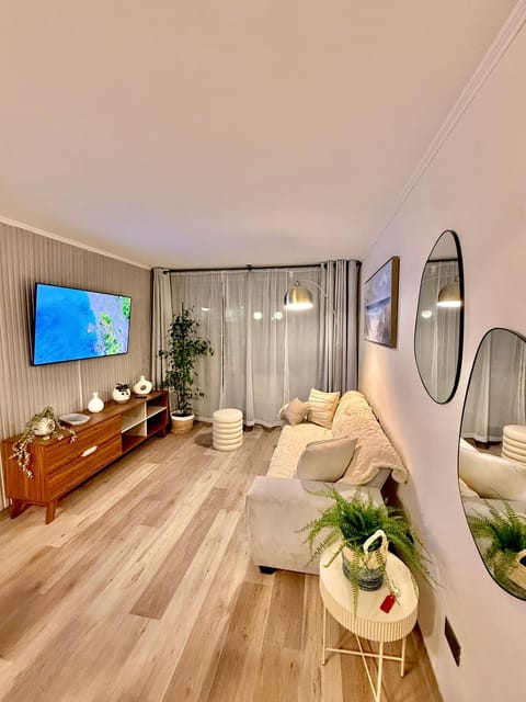 Communal lounge/ TV room, TV and multimedia, Living room, Seating area