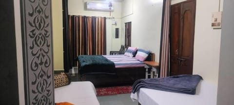 Bed, Photo of the whole room, air conditioner