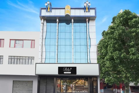 Facade/entrance