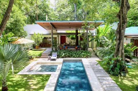 Property building, Patio, Day, Natural landscape, Garden, Garden view, Pool view, Swimming pool, sunbed